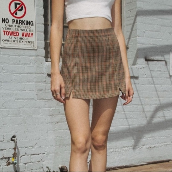 Brandy Melville Cara Glen Plaid Stretch Side Slit High Rise Mini Skirt Brown - Picture 2 of 13